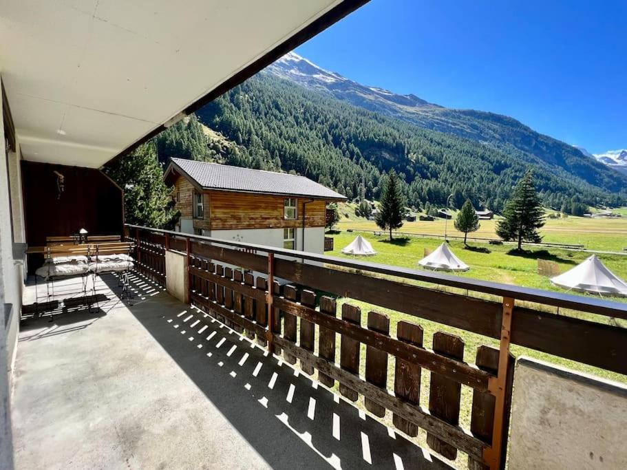 Mountain Magic Apartment For 6 Near Zermatt With Parking! Täsch Esterno foto