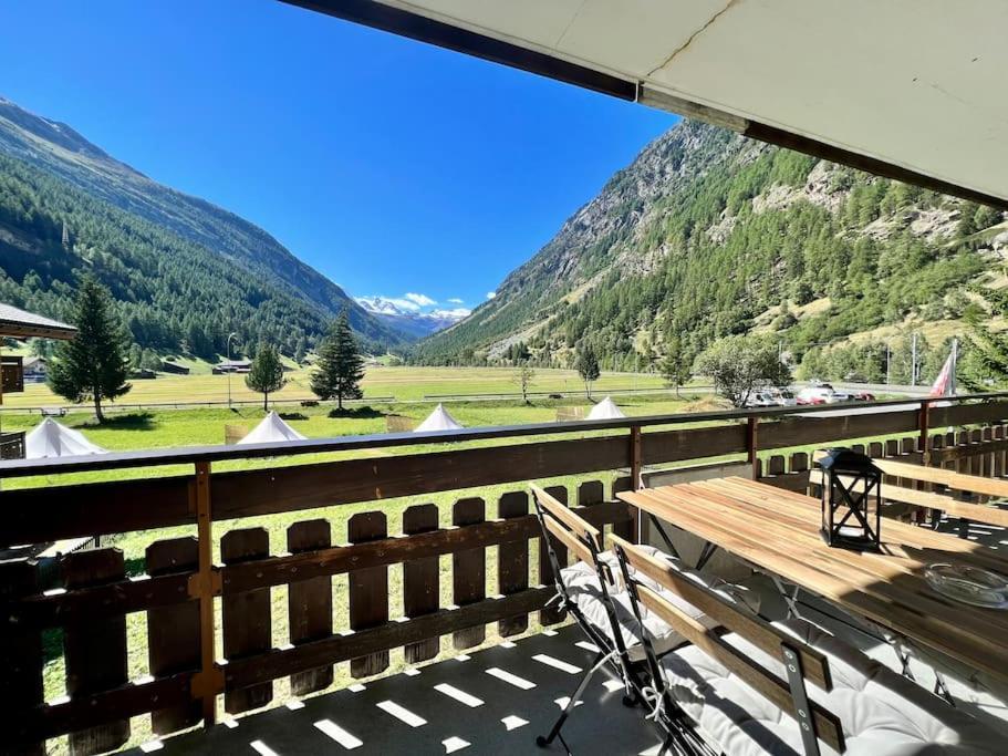 Mountain Magic Apartment For 6 Near Zermatt With Parking! Täsch Esterno foto